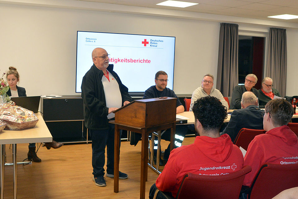 Jürgen Evermann berichtet über Aktivitäten des Sozialdienstes